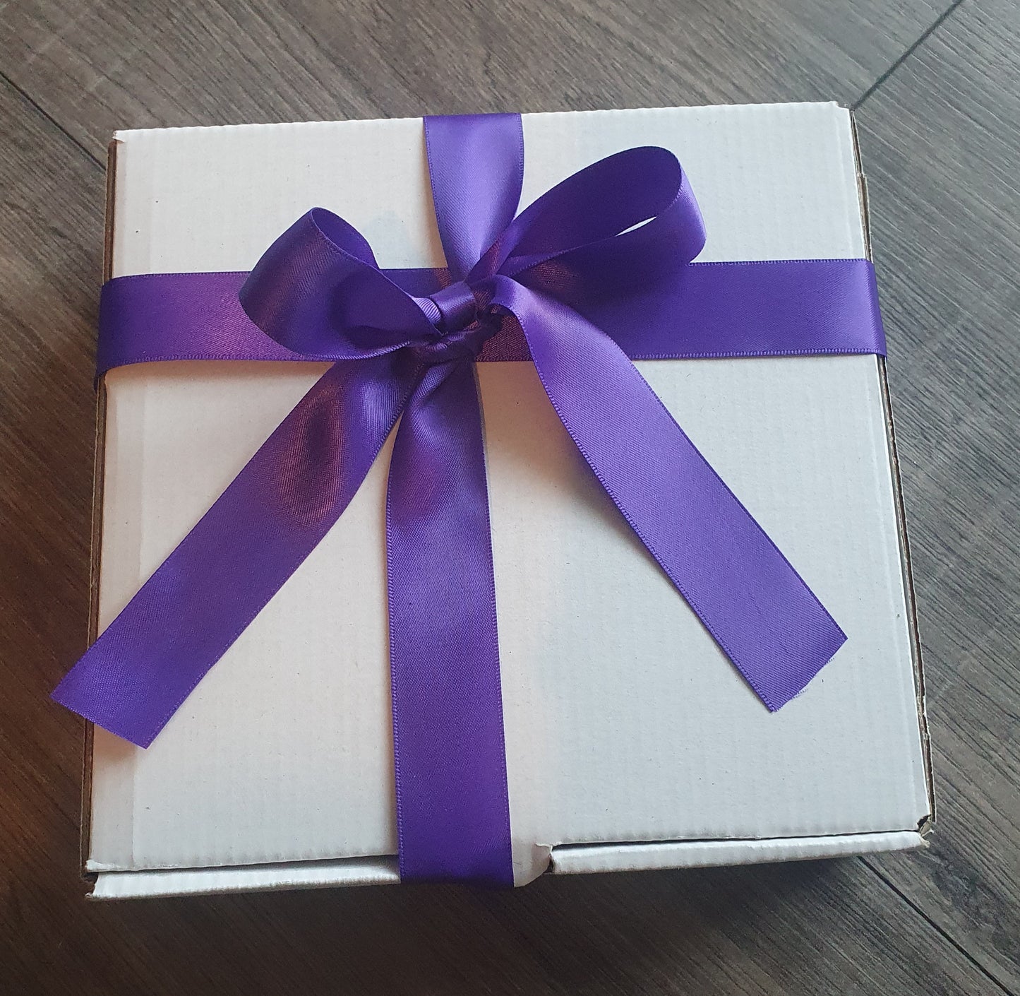 Hair bow gift box purple.