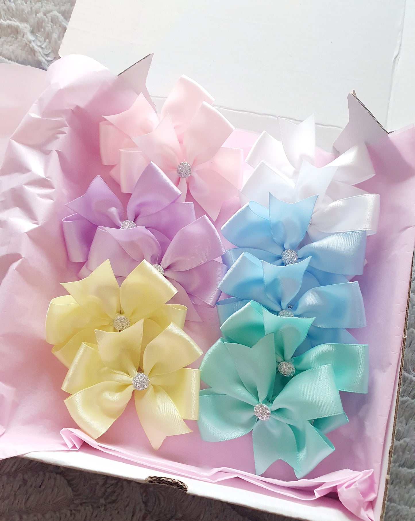 Pastels bow gift box