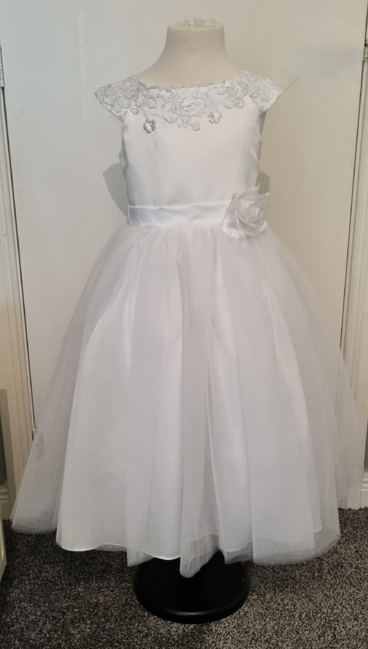 Shorter communion dress with flower detail