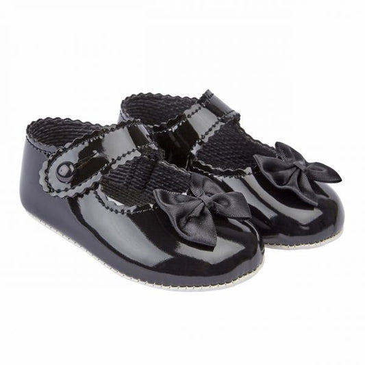 Black soft sole small bow baypod shoes