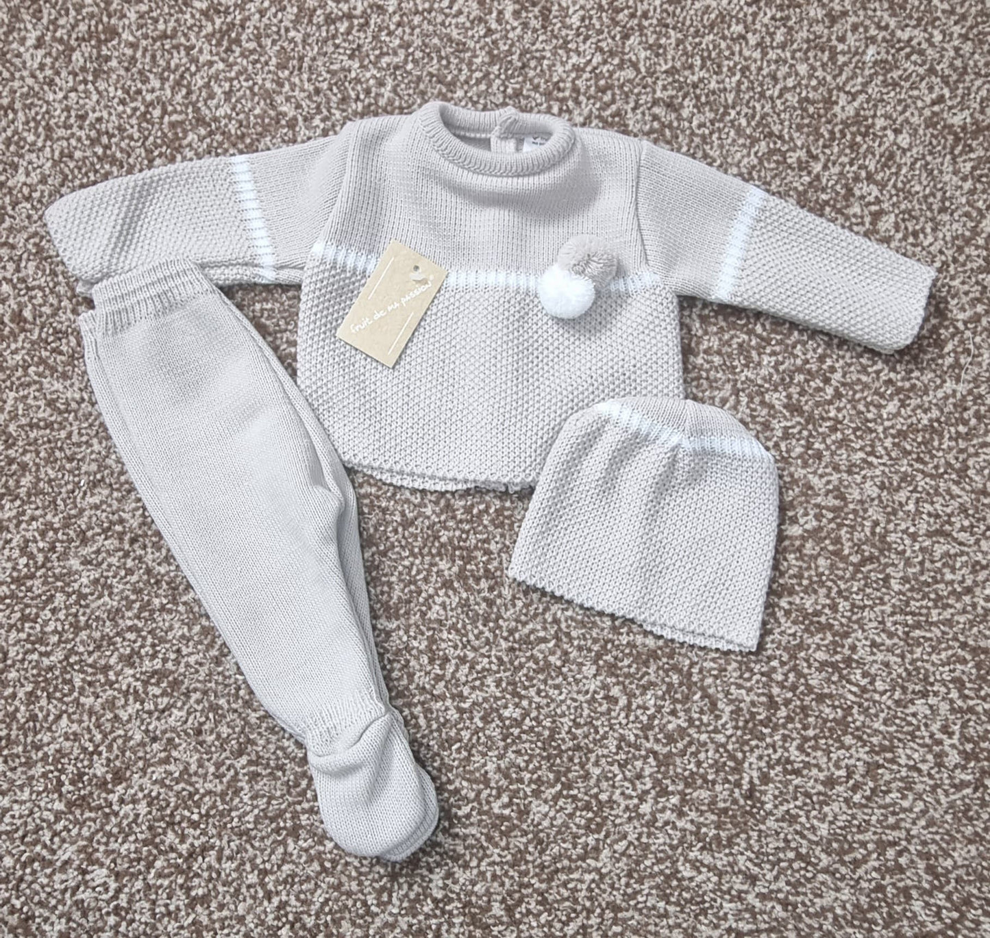 latte 3 piece knit pom set